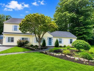 39 Birchcroft Rd, Canton, MA 02021