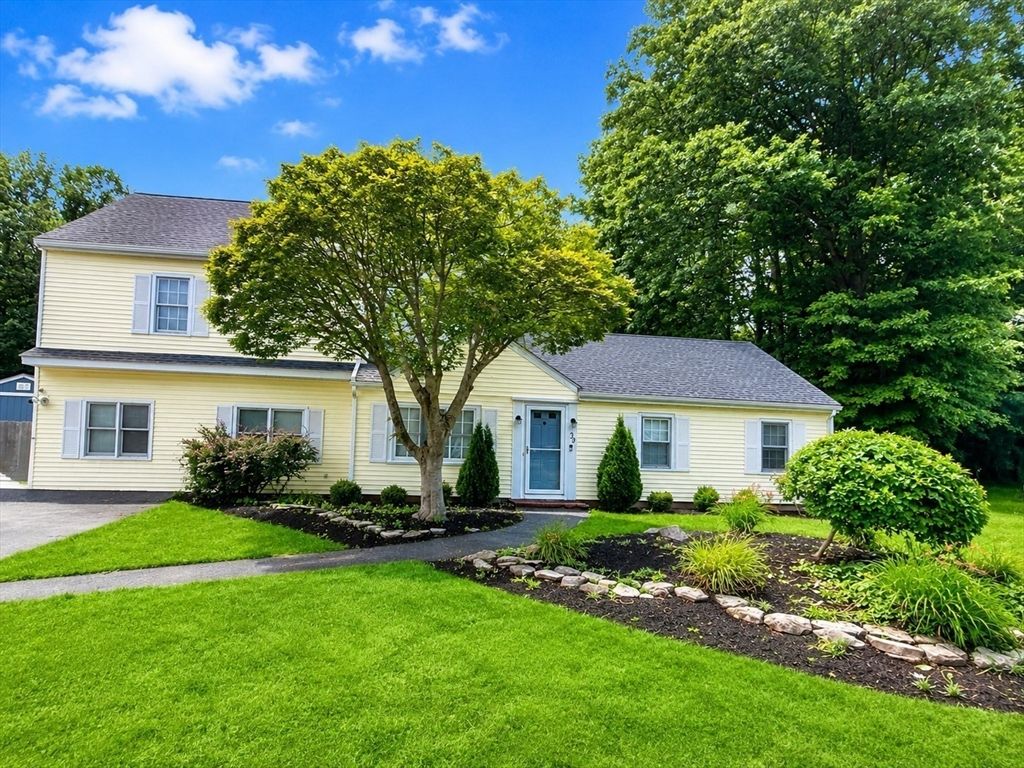 39 Birchcroft Rd, Canton, MA 02021