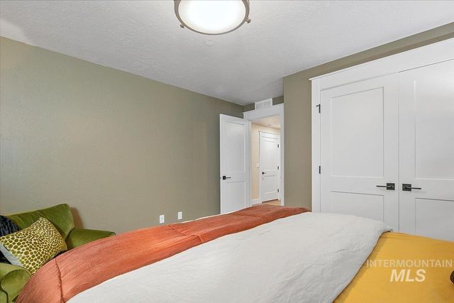 1544 S Trent Point Way, Boise, ID 83712