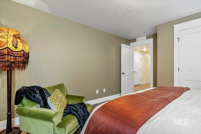 1544 S Trent Point Way, Boise, ID 83712