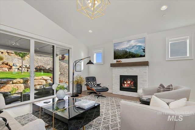 1544 S Trent Point Way, Boise, ID 83712