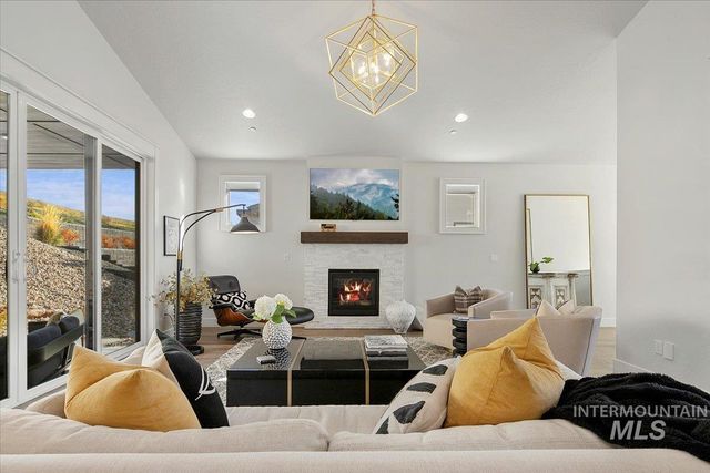 1544 S Trent Point Way, Boise, ID 83712