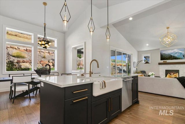 1544 S Trent Point Way, Boise, ID 83712