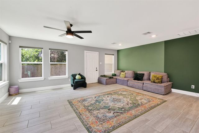 436 Owens Street, Houston, TX 77029
