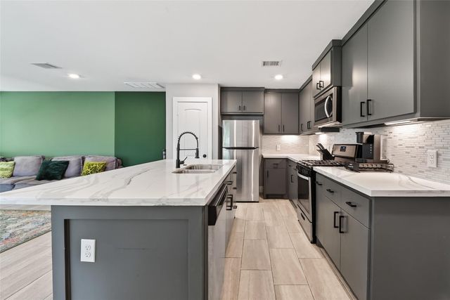 436 Owens Street, Houston, TX 77029