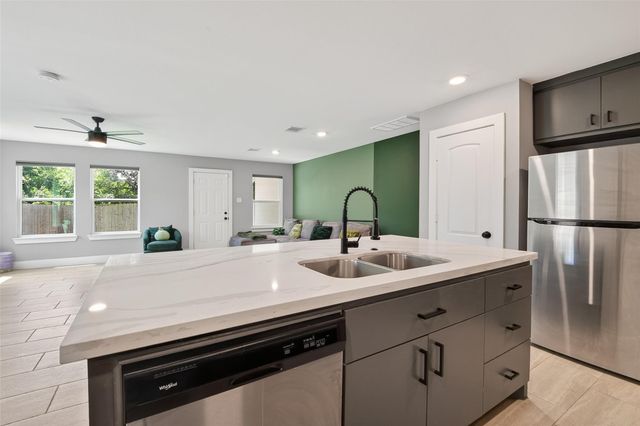 436 Owens Street, Houston, TX 77029