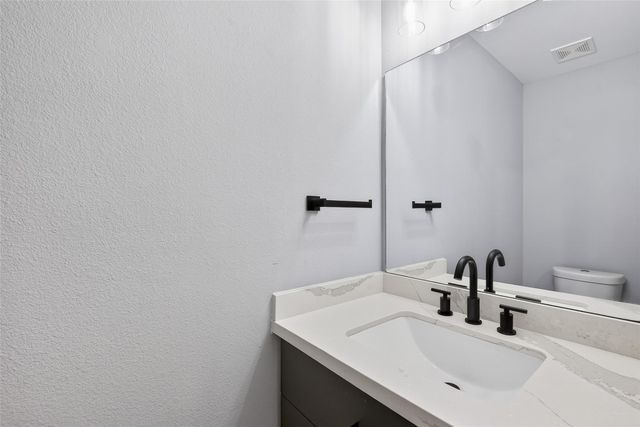 436 Owens Street, Houston, TX 77029