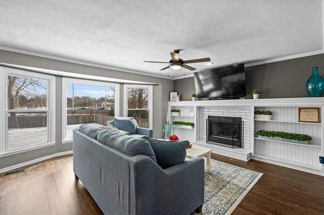 6017 W 158th Street, Overland Park, KS 66223