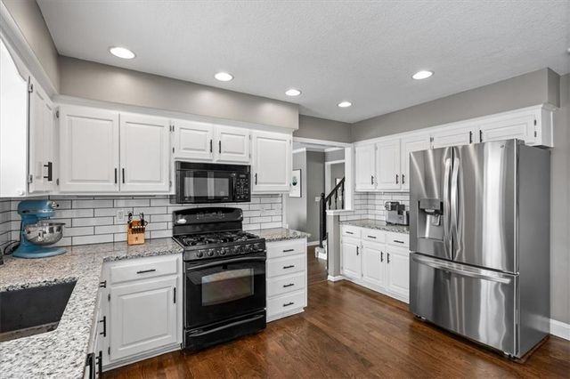 6017 W 158th Street, Overland Park, KS 66223