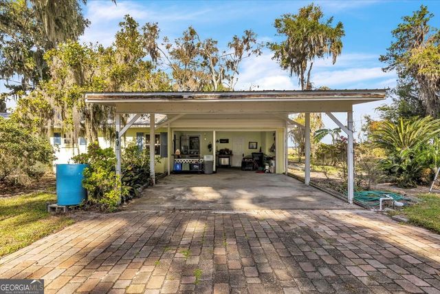 523 Hickory Bluff Drive, Waverly, GA 31565