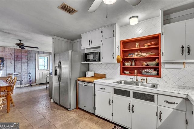 523 Hickory Bluff Drive, Waverly, GA 31565