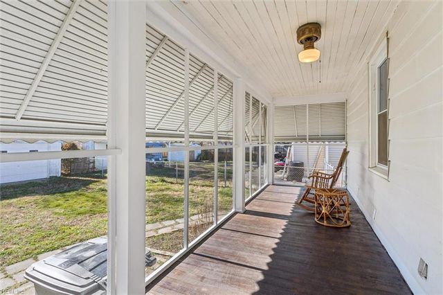 128 Cambridge PL, Hampton, VA 23669