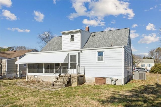 128 Cambridge PL, Hampton, VA 23669