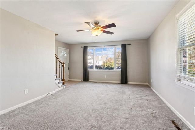 128 Cambridge PL, Hampton, VA 23669