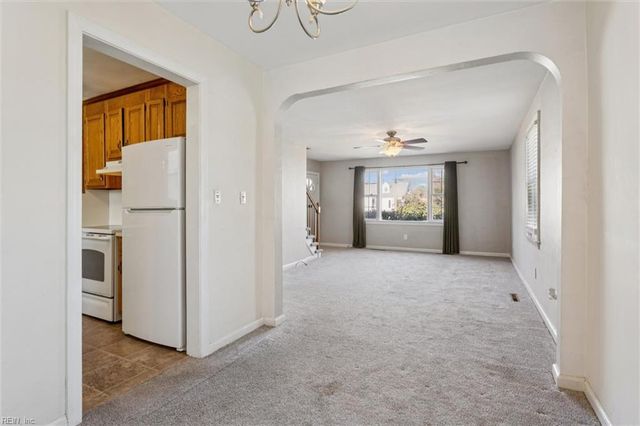 128 Cambridge PL, Hampton, VA 23669