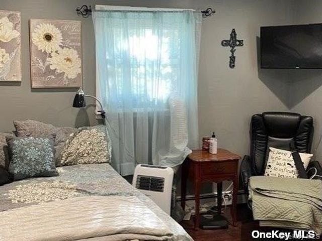 721 Meadow Road, Smithtown, NY 11787