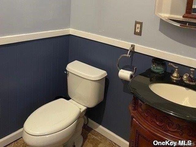 721 Meadow Road, Smithtown, NY 11787