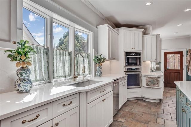 1289 Oxford Road NE, Atlanta, GA 30306