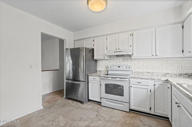 35 Start Avenue, East Greenbush, NY 12144