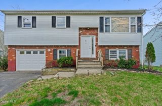 35 Start Avenue, East Greenbush, NY 12144