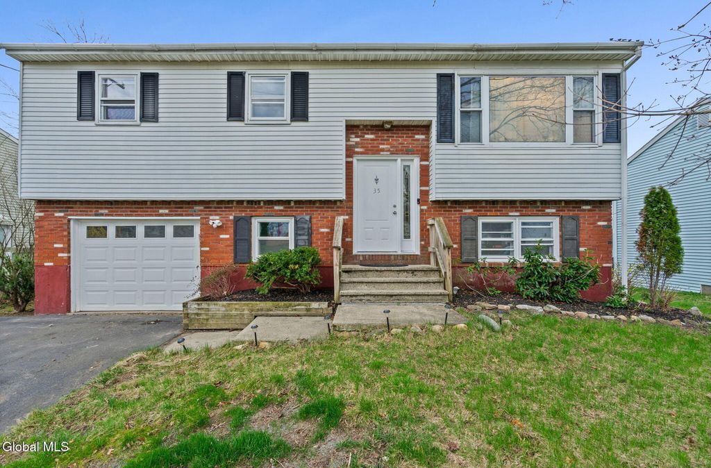 35 Start Avenue, East Greenbush, NY 12144