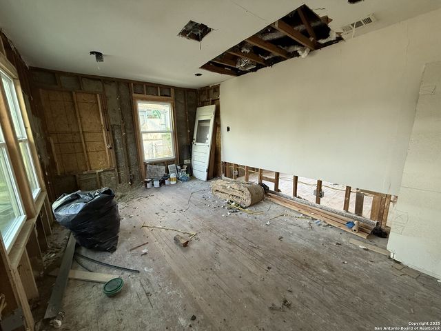 934 Schley, San Antonio, TX 78210