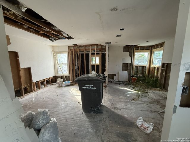 934 Schley, San Antonio, TX 78210