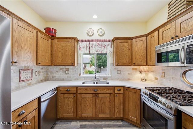 13325 N Glistening CT, Rathdrum, ID 83858