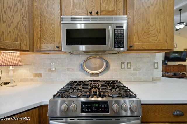 13325 N Glistening CT, Rathdrum, ID 83858
