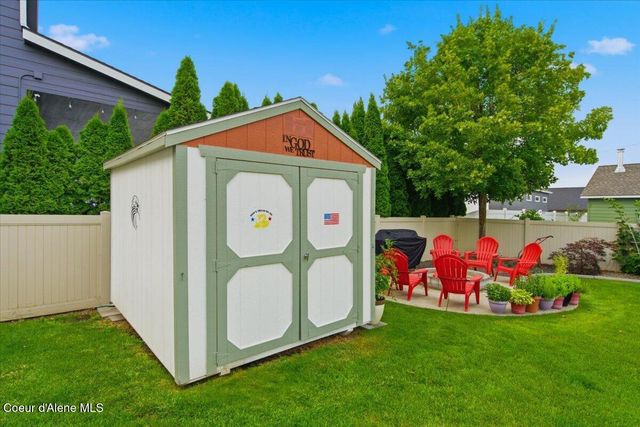 13325 N Glistening CT, Rathdrum, ID 83858