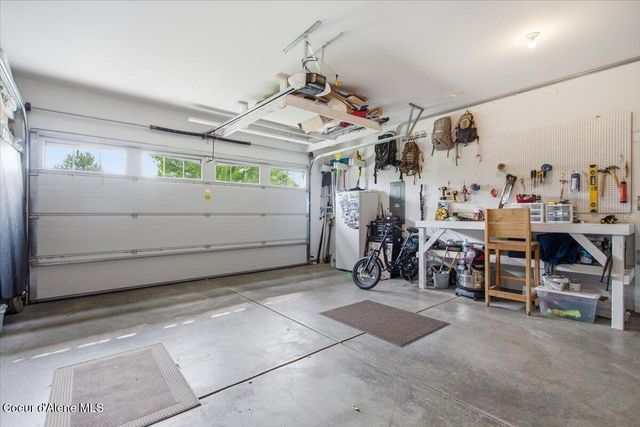 13325 N Glistening CT, Rathdrum, ID 83858