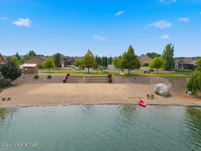 13325 N Glistening CT, Rathdrum, ID 83858