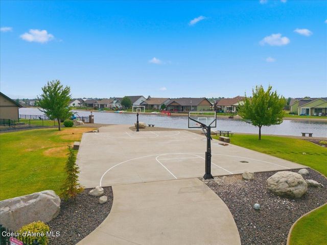 13325 N Glistening CT, Rathdrum, ID 83858