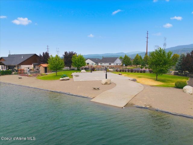 13325 N Glistening CT, Rathdrum, ID 83858
