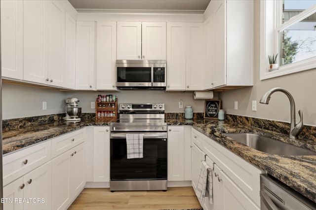 115 Crossroads Blvd, Oak Ridge, TN 37830