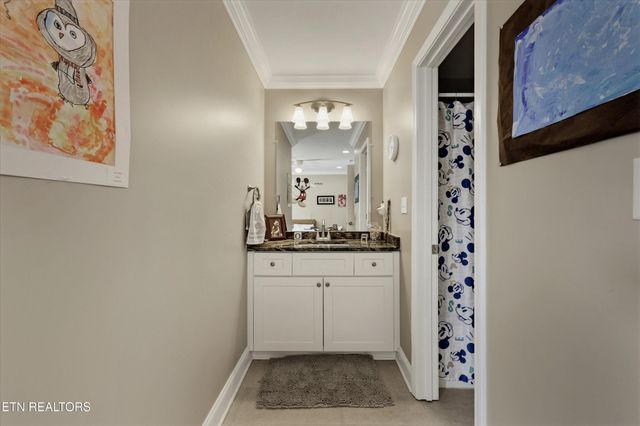 115 Crossroads Blvd, Oak Ridge, TN 37830