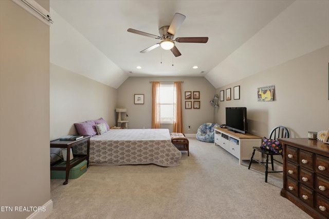 115 Crossroads Blvd, Oak Ridge, TN 37830