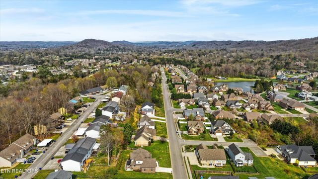 115 Crossroads Blvd, Oak Ridge, TN 37830