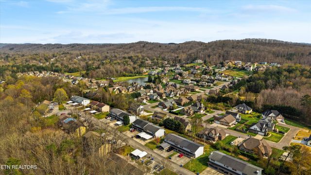 115 Crossroads Blvd, Oak Ridge, TN 37830