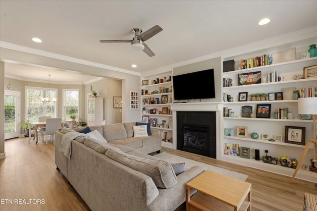 115 Crossroads Blvd, Oak Ridge, TN 37830