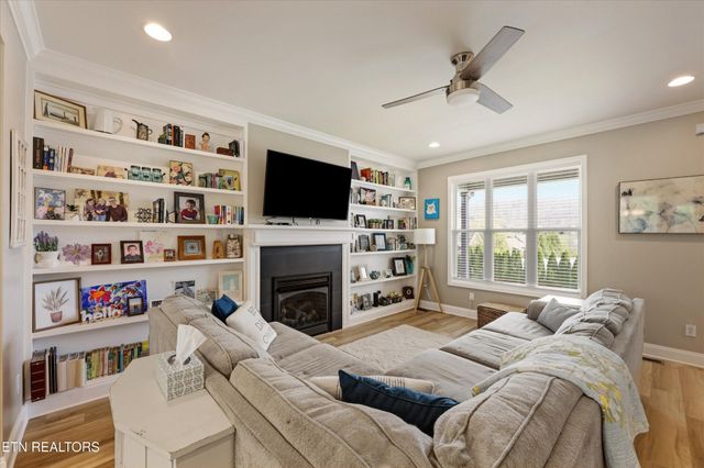 115 Crossroads Blvd, Oak Ridge, TN 37830