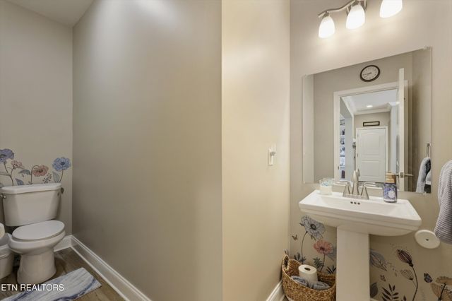 115 Crossroads Blvd, Oak Ridge, TN 37830