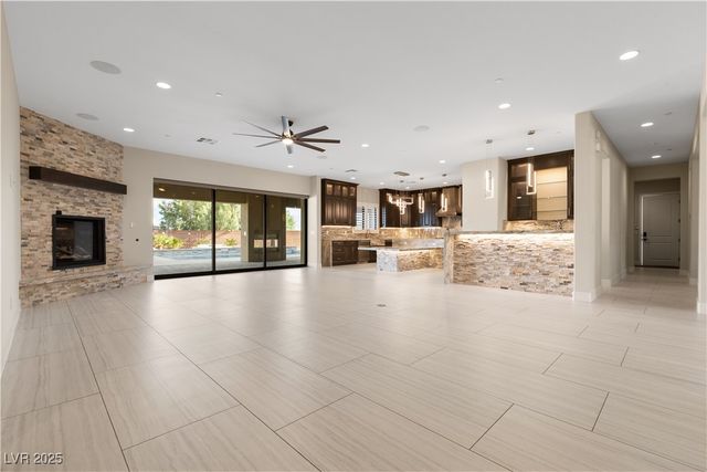 9865 Bright Angel Way, Las Vegas, NV 89149