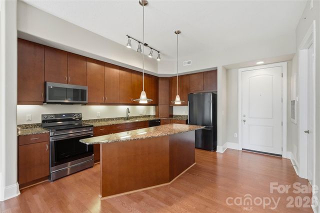 4625 Piedmont Row Drive, Charlotte, NC 28210