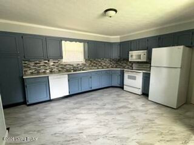 4830 Peachtree Ave, Louisville, KY 40215