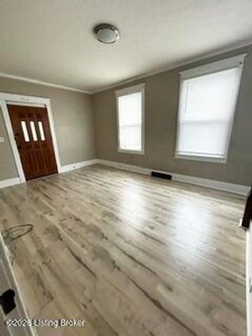 4830 Peachtree Ave, Louisville, KY 40215