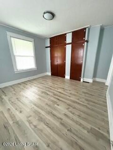4830 Peachtree Ave, Louisville, KY 40215