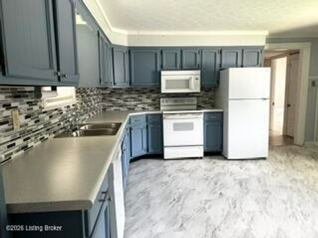4830 Peachtree Ave, Louisville, KY 40215