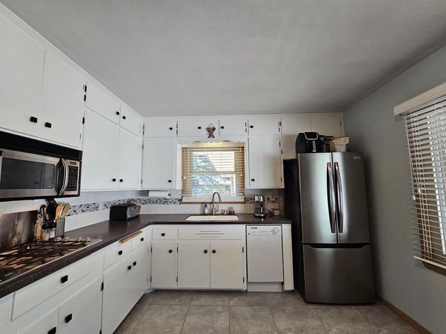 N102W15320 Venus COURT, Germantown, WI 53022