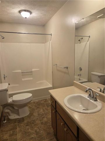 8492 Pineland Drive, Jonesboro, GA 30238